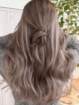 ヨロ 上野(YOLO) ハイライトカラーミルクティーベージュブリーチレイヤーカット