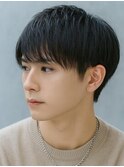 清潔感アップバングスーツ映えショートヘア