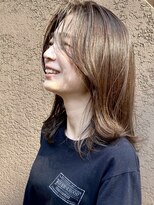 ホワイト キタサンドウ(WHiTE kitasando)&nbsp;[大人ヘア/レイヤーカット/レイヤーボブ/透明感カラー/ベージュ]