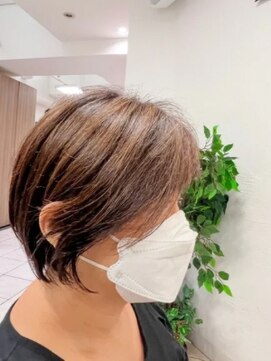 アッシュ 八王子みなみ野店(Ash) ショートボブ白髪ぼかしイルミナカラー