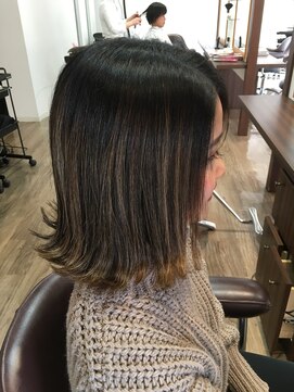 サロンド シルエット(SALON DE SILHOUETTE) 外ハネボブ