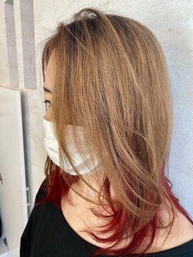 シェリッシュ ノース(Sheriche North) レイヤーインナーカラー×レッド【ブリーチ1回】