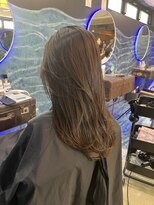 ラズリー(Lazliy)&nbsp;色気のある毛流れレイヤースタイル