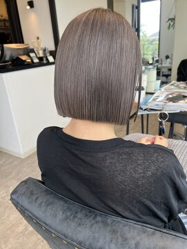 ストラール ヘア プラスフュジー(STRAAL hair +fusie) グレージュボブ