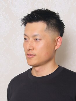 グローマン(GLOWMAN)の写真/シェービングや眉のお手入れもお任せ◎清潔感のあるビジネススタイルを提供