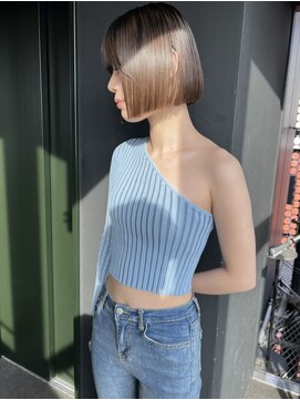 アンバー(AMBER) 切りっぱなしボブ