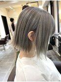 ケアブリーチで染めるシルバーグレーカラー