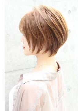 レウナ 外苑前(Reuna) 【30代40代50代】カットで決まる大人可愛いひし形ショート