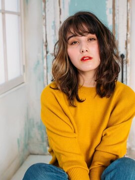 カラーサロンビスカリア 相模原エリア 淵野辺駅店(Color salon Biscaria) ミディアムウェーブ×ハイライト