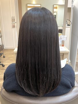 アルターリール(aL ter Rire) 黒髪/グレーベージュ/レイヤーロング/前髪パーマ /中村郁未