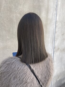 リー(Ly) カラー