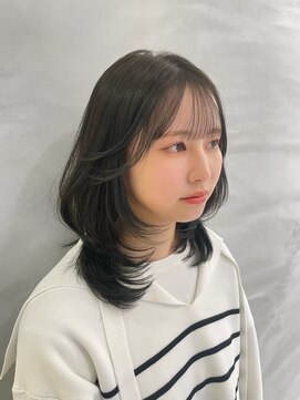 ネモネ バイ ミリー 梅田茶屋町(nemone by milly) ナチュラルウルフレイヤーカット美髪アッシュオリーブ【梅田】