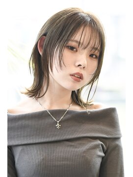 ヌーディー(NUDIE) ミディアムウルフ