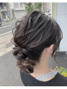 クオリア(Quaria) 大切な日に崩れにくく可愛いゆるふわヘアセット