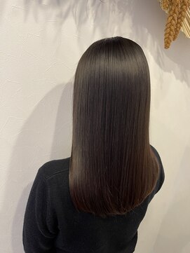 イーナ(iina) ブリーチなし　グレー