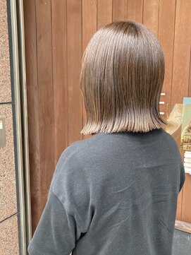 ケースプラスグリーン(CASE+GREEN) 外ハネボブ×アッシュグレー