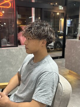 ムード カナザワ(mood kanazawa) ハイライト×ツイストスパイラル×刈り上げマッシュ