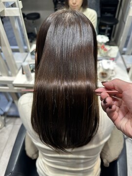 ディーエックス スリー(Dxxxx III) 縮毛矯正ストレート　KURO