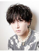 オーシャントーキョー ホワイト 原宿(OCEAN TOKYO WHITE)&nbsp;ラウンドマッシュウルフ波巻きツイストスパイラルパーマ黒髪