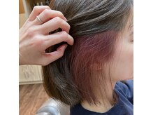 カフア(Kahua)の雰囲気（カラーを楽しんで頂く為、僕たちは“脱白髪染め”を勧めています）