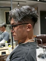 メッツ 原宿(METS) MEN'S/ハイライト×毛流れセンターパート/スキンフェード