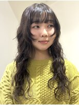 フイ(HUI)&nbsp;ロングパーマ風スタイル柔らかオリーブカラー/natsuki 金山