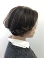 トリプルエフ(TRIPLE-ef)&nbsp;ハイライトをいれて動きを出したショートボブスタイル