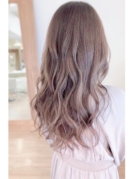 ユーフォリア(Euphoria.) 巻き髪アレンジで素敵な休日を