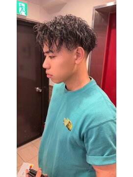 銀座マツナガ 神田店 メンズ無造作フェード束感ツイストスパイラルショートストリート