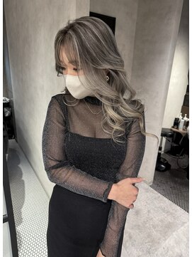 アコ(Aco) ★プラチナシルバーベージュ系シャドウルーツバレイヤージュ★