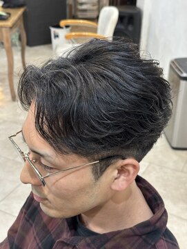 ロストシティ 横浜(LOST CITY) センターパート フェザーパーマ【緑川】