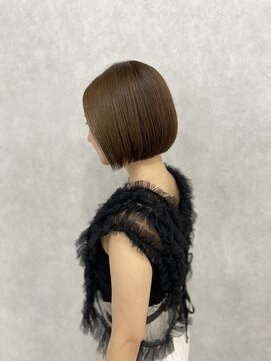 フランチェスカドットボブ(francesca.bob) シルバーグレージュ×切りっぱなしボブ【渡辺俊弥】梅田