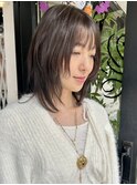 大人ミディアムレイヤーカットオリーブベージュ前髪あり