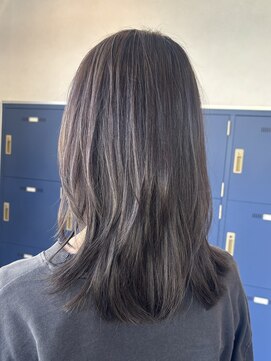 ブルーム 八千代緑が丘(bloom) 黒髪白髪を活かした地毛ハイライト