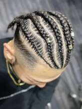モシャス(MOSHASU)&nbsp;【HIPHOP】デザインコーンロウ【cornrows】