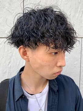 ジーニー 本厚木(Genie) フェザーパーマサーフカール刈り上げセンターパート