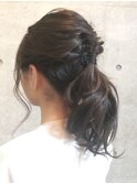 ロングヘアの一つまとめ風上品パーティーアップ