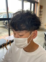 チルハウス(Chill-hus) 波巻きスパイラルパーマ_カジュアル韓国風_刈り上げツーブロック
