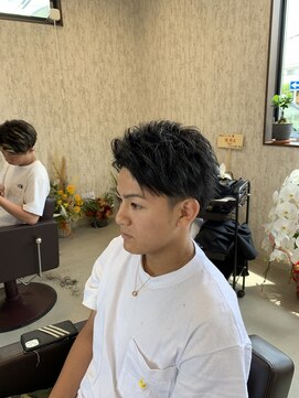 ジーク(SIEG) ショートヘアー　アップバング