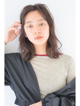 ガリカ 渋谷(Gallica) くすみカラー抜け感セミロングセンターパートネオウルフ