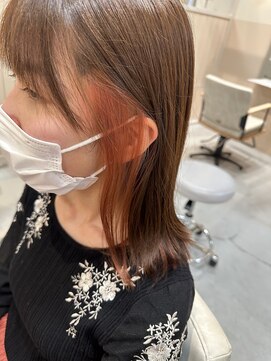 シダ(sida SAIIN) 外ハネオレンジイヤリングカラー