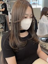 ケリーアン 太田(kelly.un)&nbsp;大人綺麗なシアーグレージュ / ハイライト / ミディアムレイヤー