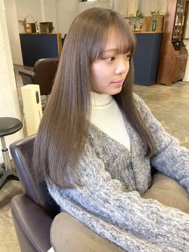 ヘアーアイストゥーレ(HAIR ICI TRE) ミルクティーグレージュカラー 担当渡辺聖