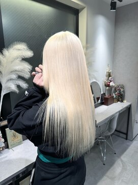 シンシェアサロン 原宿店(Qin shaire salon) 抜きっぱなしブロンド ケアブリーチ 原宿ハイトーン
