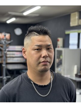 ケースタイル(K-style) スキンフェードカット×ハードパート