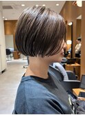 大人ボブ大人ショートボブ切りっぱなしボブ前髪あり前下がりボブ