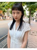 オン眉バング　レイヤーカット　暗髪