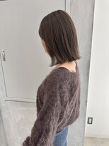 ヨーク(YOKE)&nbsp;YOKE 切りっぱなしボブ丸くないボブ結べるボブグレーベージュ