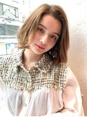 イメチェン　ホワイトブロンド　外ハネボブ 美髪　ワイドバング