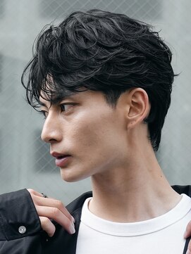 フィフス(fifth) 原宿ニュアンスパーマフェザーショート毛流れ黒髪センターパート